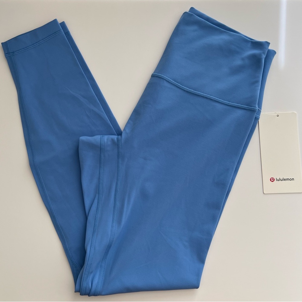 Lululemon Align No Line High-Rise Pant 28"
Pool Party
Size 10